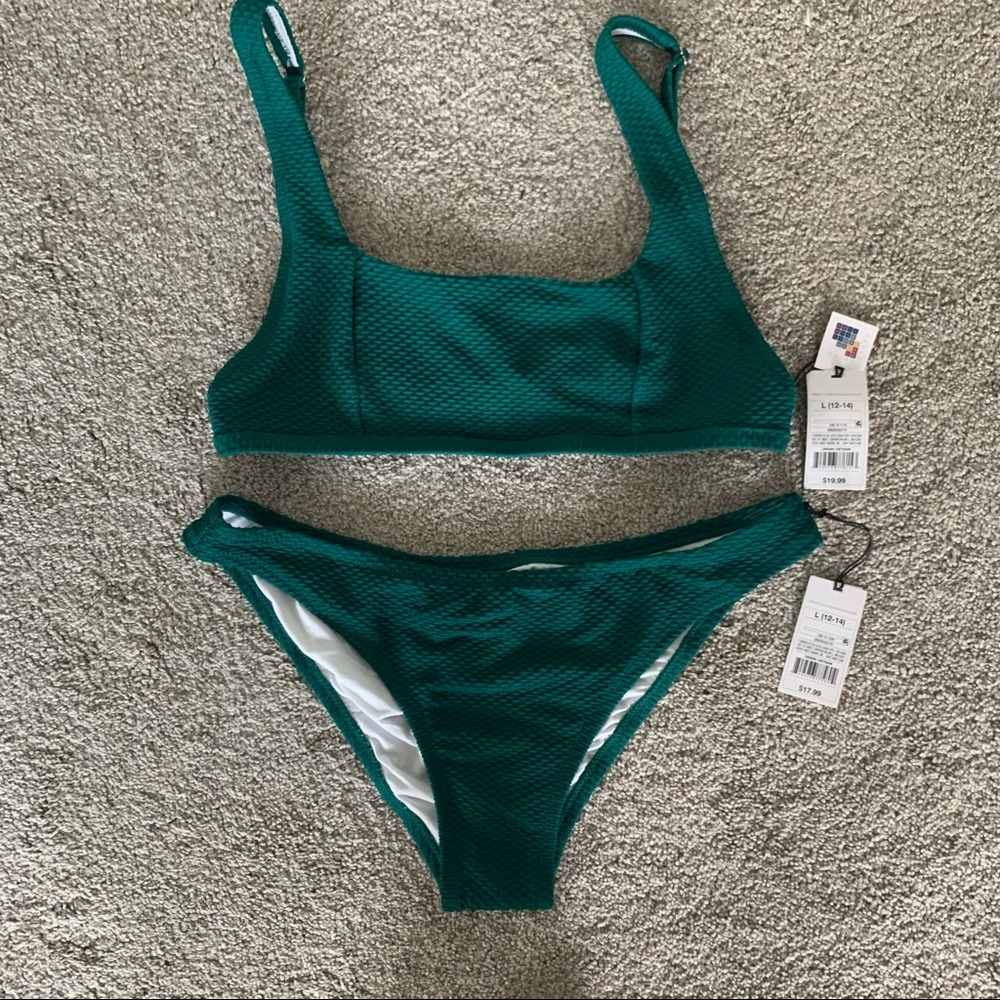 Green bikini set